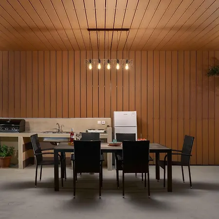 Ethria Pool With Heated Jacuzzi Villa