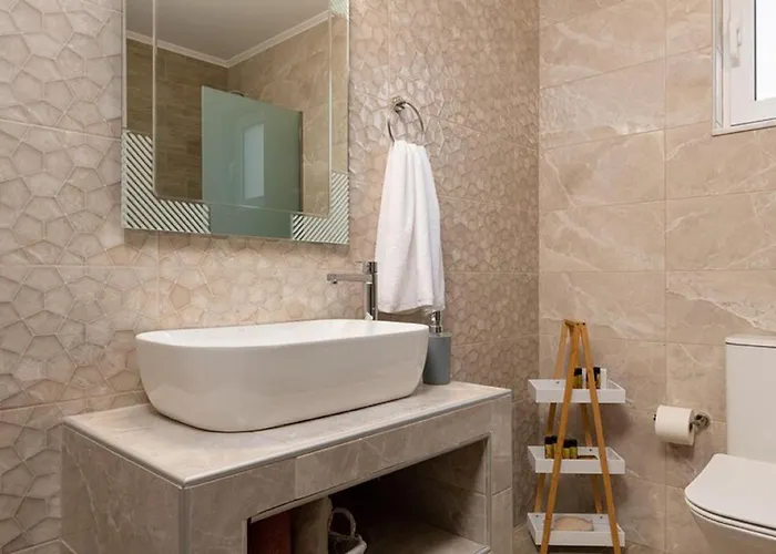 Ethria Pool With Heated Jacuzzi Βίλα