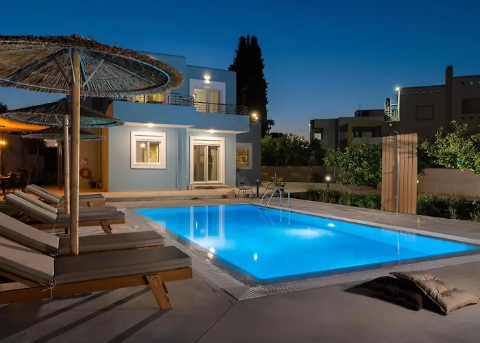 Ethria Pool With Heated Jacuzzi Βίλα