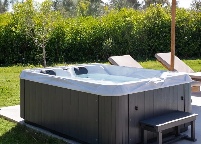 Ethria Pool With Heated Jacuzzi Αφάντου