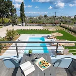 Вилла Ethria Pool With Heated Jacuzzi *