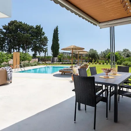 Βίλα Ethria Pool With Heated Jacuzzi *