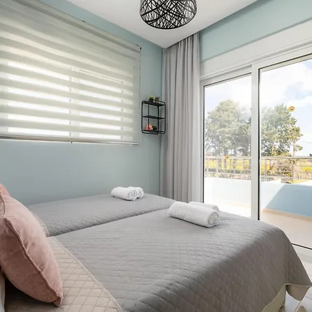 Villa Ethria Pool With Heated Jacuzzi