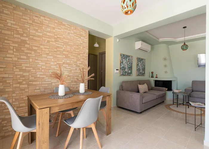 Ethria Pool With Heated Jacuzzi