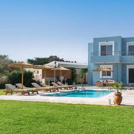 Ethria Pool With Heated Jacuzzi *