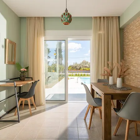 Ethria Pool With Heated Jacuzzi Afandu