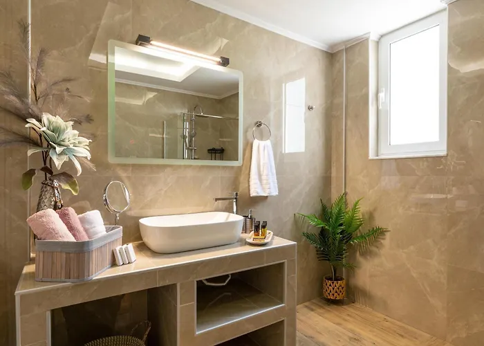 Ethria Pool With Heated Jacuzzi Villa *