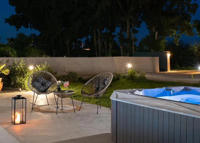 Ethria Pool With Heated Jacuzzi * Afantou